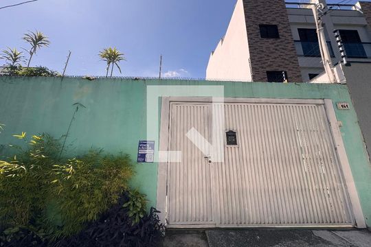Fachada + plaquinha GIKR-147 de casa para alugar com 4 quartos, 500m² em Campestre, Santo André