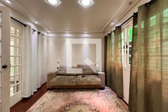 Sala de TV de casa para alugar com 4 quartos, 500m² em Campestre, Santo André