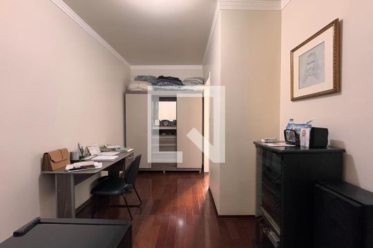 Escritorio de casa para alugar com 4 quartos, 500m² em Campestre, Santo André
