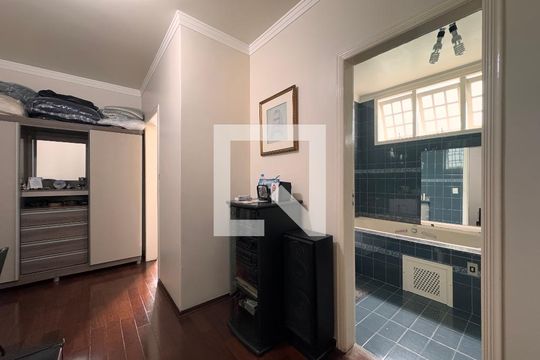 Escritorio de casa para alugar com 4 quartos, 500m² em Campestre, Santo André