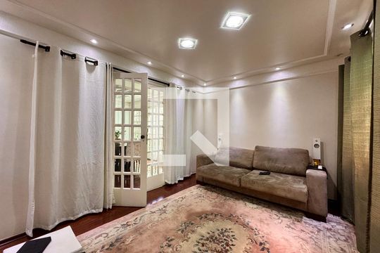 Sala de TV de casa para alugar com 4 quartos, 500m² em Campestre, Santo André