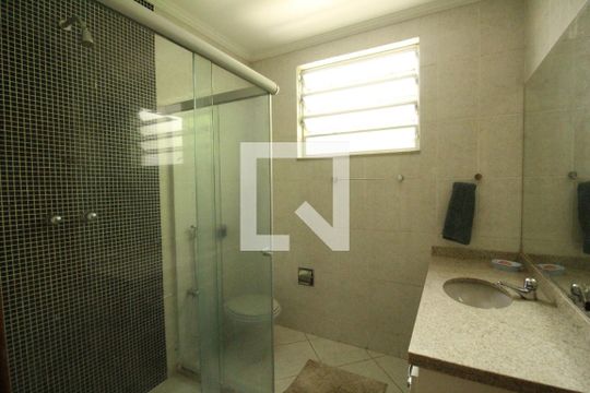 Banheiro social 1 de casa de condomínio à venda com 4 quartos, 204m² em Anil, Rio de Janeiro