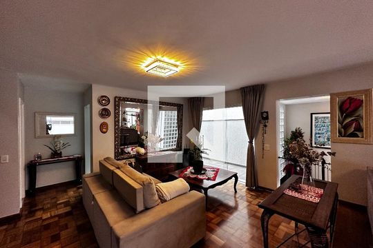 Sala de casa à venda com 4 quartos, 250m² em Santo Amaro, São Paulo