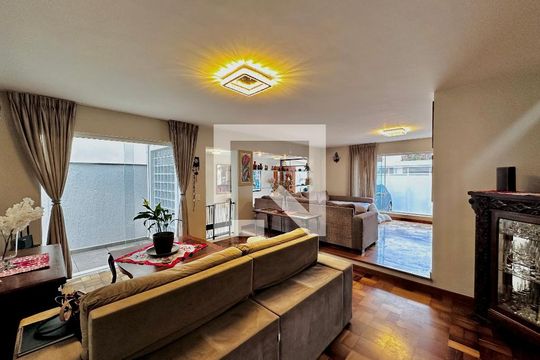 Sala de casa à venda com 4 quartos, 250m² em Santo Amaro, São Paulo