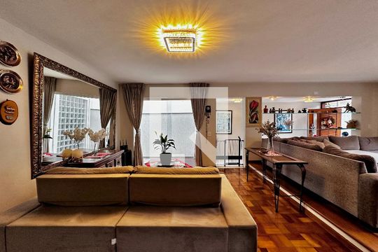 Sala de casa à venda com 4 quartos, 250m² em Santo Amaro, São Paulo