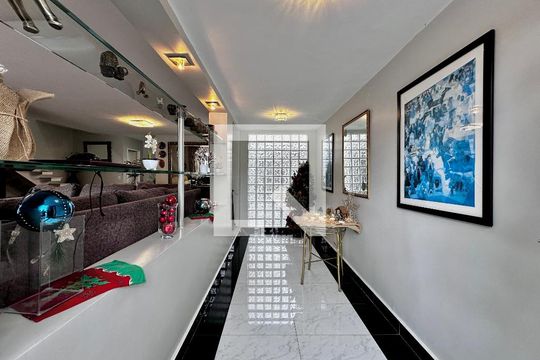 Entrada  de casa à venda com 4 quartos, 250m² em Santo Amaro, São Paulo