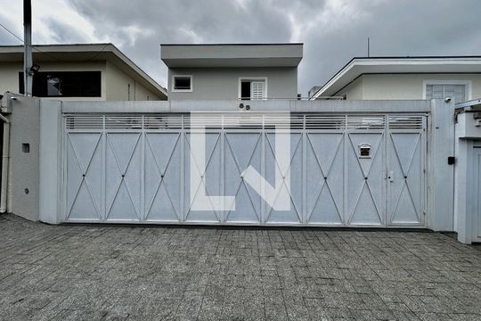 Fachada  de casa à venda com 4 quartos, 250m² em Santo Amaro, São Paulo