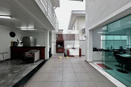Quintal  de casa à venda com 4 quartos, 250m² em Santo Amaro, São Paulo