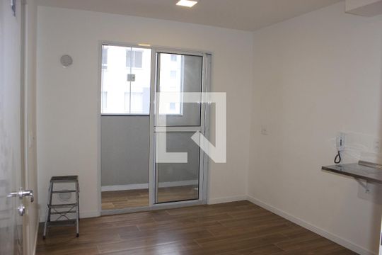 Apartamento para alugar com 1 quarto, 28m² em Vila das Bandeiras, Guarulhos