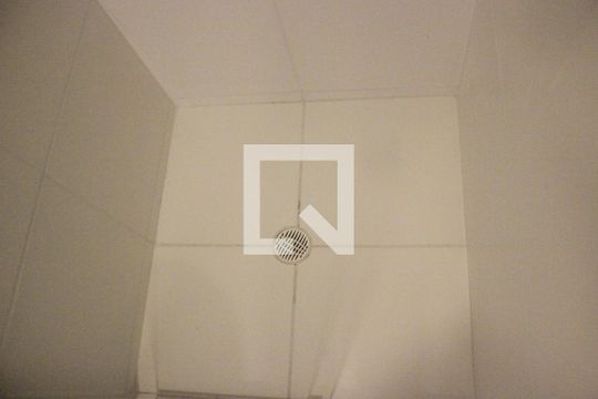 Banheiro de apartamento para alugar com 1 quarto, 28m² em Vila das Bandeiras, Guarulhos
