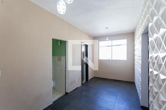 Sala de apartamento para alugar com 3 quartos, 60m² em Jaqueline, Belo Horizonte