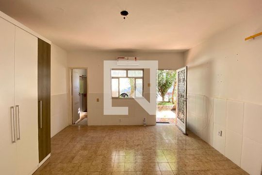 Quarto de casa à venda com 1 quarto, 40m² em Higienópolis, Rio de Janeiro