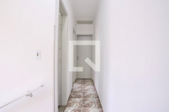 Corredor de casa à venda com 3 quartos, 120m² em Vila Invernada, São Paulo