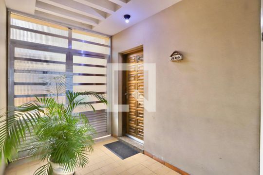 Corredor de casa à venda com 3 quartos, 120m² em Vila Invernada, São Paulo