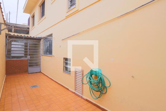 Área Externa de casa à venda com 3 quartos, 120m² em Vila Invernada, São Paulo