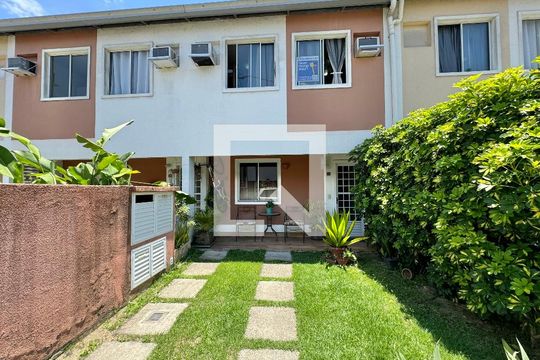 Fachada de casa de condomínio à venda com 3 quartos, 85m² em Vargem Pequena, Rio de Janeiro