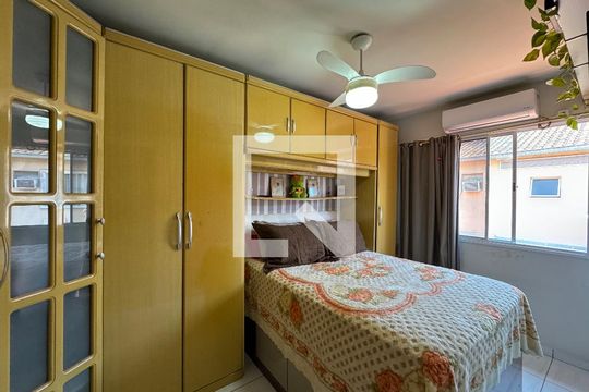 Suíte de casa de condomínio à venda com 3 quartos, 85m² em Vargem Pequena, Rio de Janeiro
