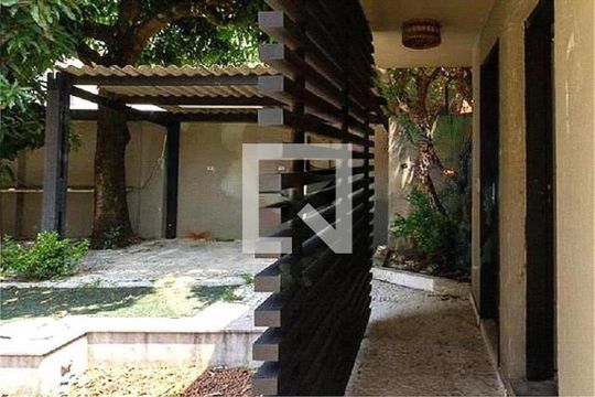 Casa à venda com 4 quartos, 400m² em Pacaembu, São Paulo
