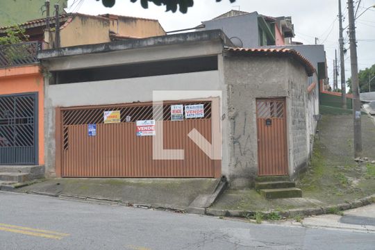 Fachada de casa à venda com 2 quartos, 186m² em Vila Curuçá, Santo André