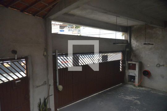 Garagem de casa à venda com 2 quartos, 186m² em Vila Curuçá, Santo André