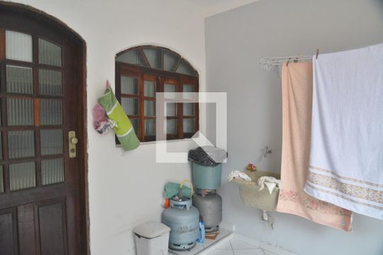 Área de Serviço de casa à venda com 2 quartos, 186m² em Vila Curuçá, Santo André