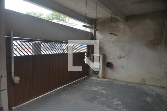 Garagem de casa à venda com 2 quartos, 186m² em Vila Curuçá, Santo André