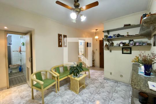 Sala de casa à venda com 2 quartos, 80m² em Centro, Rio de Janeiro