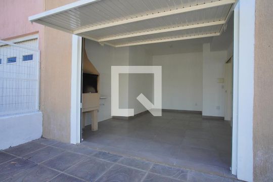 Garagem de casa para alugar com 2 quartos, 100m² em Rubem Berta, Porto Alegre