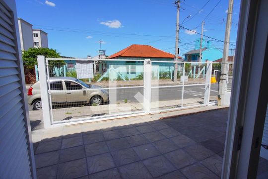 Sala - Vista de casa para alugar com 2 quartos, 100m² em Rubem Berta, Porto Alegre