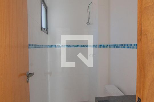 Banheiro de apartamento para alugar com 2 quartos, 41m² em Vila Guilhermina, São Paulo