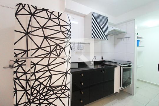 Cozinha de apartamento para alugar com 1 quarto, 47m² em Pinheiros, São Paulo
