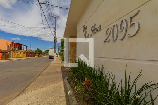 Fachada de casa de condomínio à venda com 2 quartos, 48m² em Rio Branco, Canoas