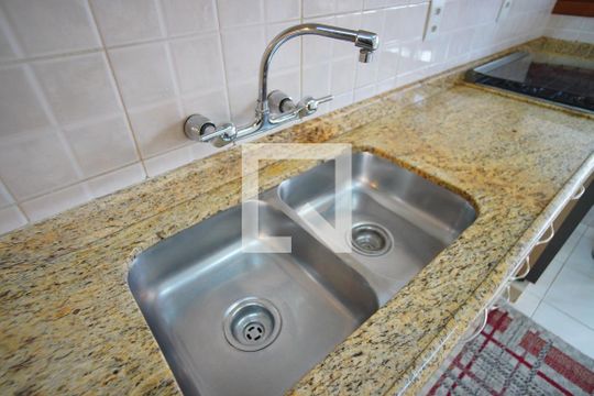 Cozinha - Torneira de apartamento à venda com 3 quartos, 157m² em Jardim Itu, Porto Alegre