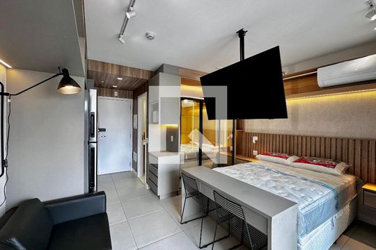 Sala de casa para alugar com 1 quarto, 26m² em Santo Amaro, São Paulo