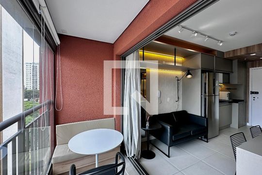 Sacada de casa para alugar com 1 quarto, 26m² em Santo Amaro, São Paulo