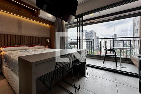 Sala de casa para alugar com 1 quarto, 26m² em Santo Amaro, São Paulo