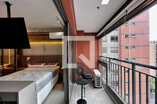 Sacada de casa para alugar com 1 quarto, 26m² em Santo Amaro, São Paulo