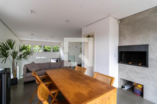 Sala de casa à venda com 3 quartos, 300m² em Ipanema, Porto Alegre