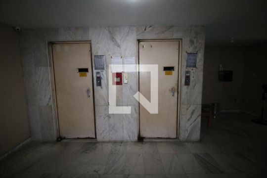 Área comum - Elevadores de apartamento à venda com 3 quartos, 110m² em Vista Alegre, Rio de Janeiro
