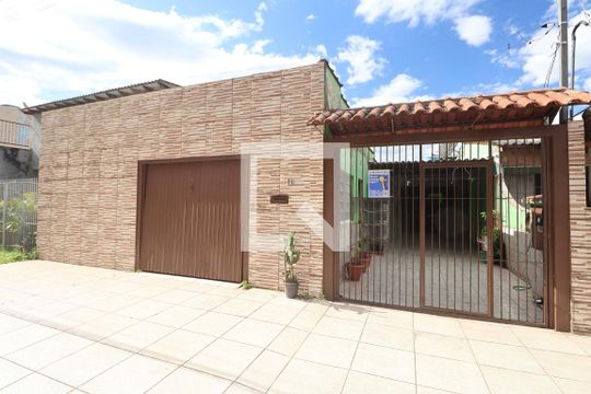 Fachada de casa à venda com 4 quartos, 239m² em Estância Velha, Canoas
