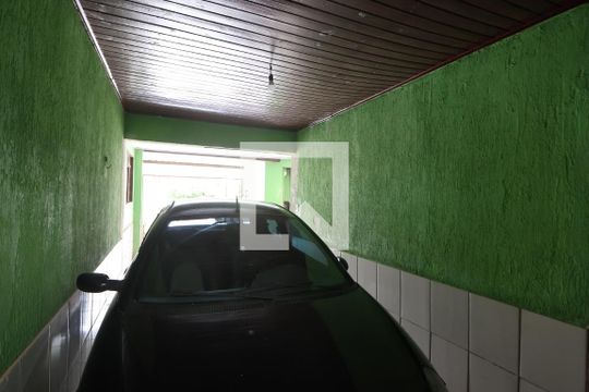 Garagem de casa à venda com 4 quartos, 239m² em Estância Velha, Canoas