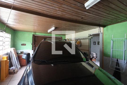 Garagem de casa à venda com 4 quartos, 239m² em Estância Velha, Canoas