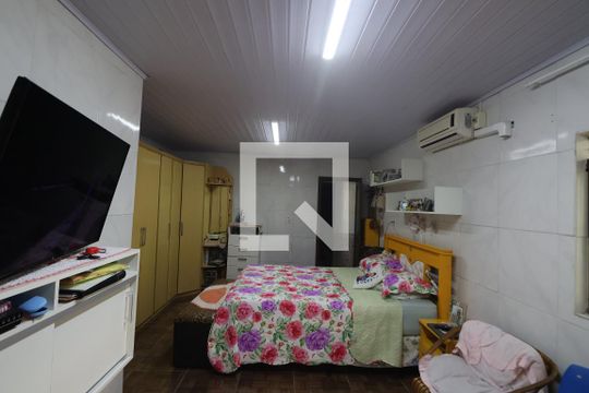 Suíte de casa à venda com 4 quartos, 239m² em Estância Velha, Canoas