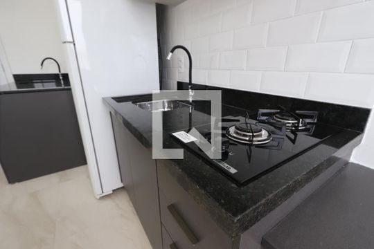 Cozinha de apartamento para alugar com 1 quarto, 24m² em Vila Prudente, São Paulo