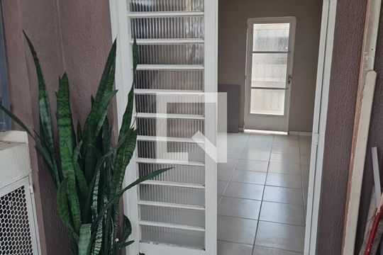 Hall de Entrada de casa à venda com 3 quartos, 120m² em Vila Ester (zona Norte), São Paulo