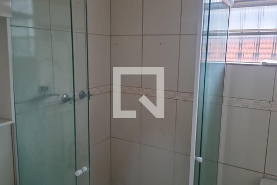 Banheiro de casa à venda com 3 quartos, 120m² em Vila Ester (zona Norte), São Paulo