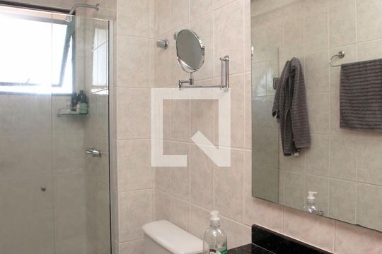 Banheiro de apartamento à venda com 2 quartos, 85m² em São Geraldo, Porto Alegre
