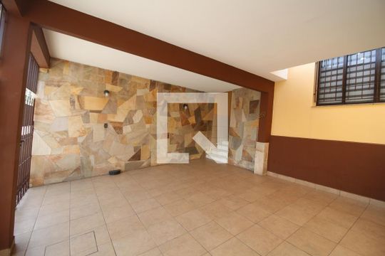 Garagem de casa à venda com 3 quartos, 161m² em Penha de França, São Paulo