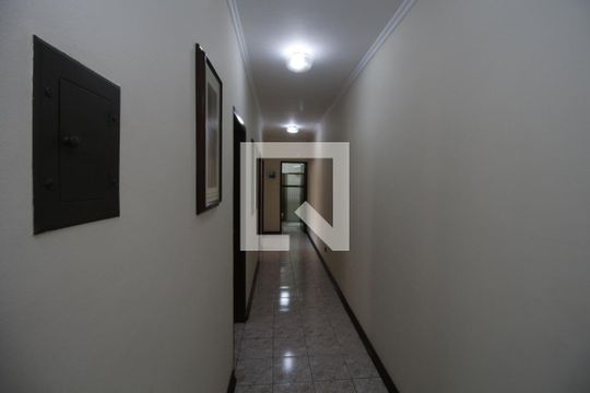 Corredor interno de casa à venda com 3 quartos, 161m² em Penha de França, São Paulo