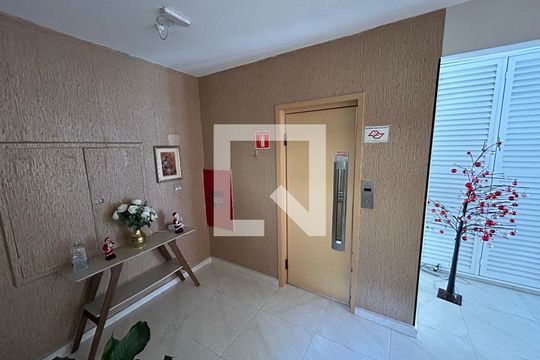 Hall do predio de apartamento à venda com 2 quartos, 61m² em Pompeia, São Paulo